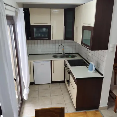 Apartment Colic