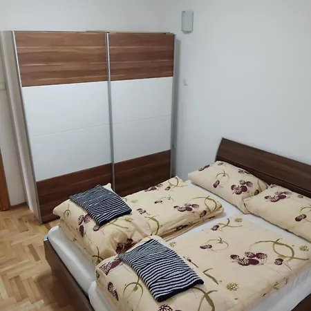 Colic Apartment Vlasic